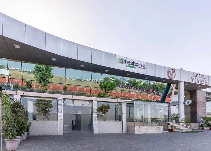 Treebo Premium Vinnie - Near Airport Jaipur